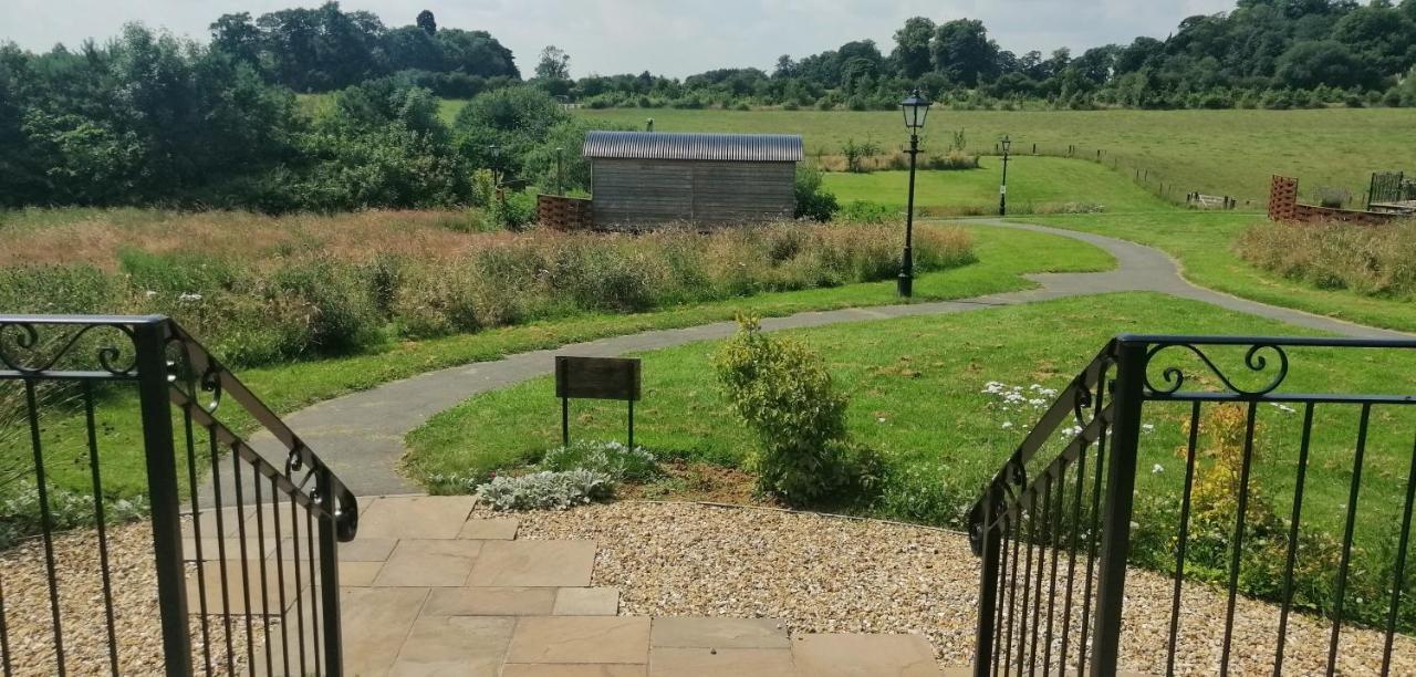 Fair Farm Hideaway Villa Waltham on the Wolds Bagian luar foto
