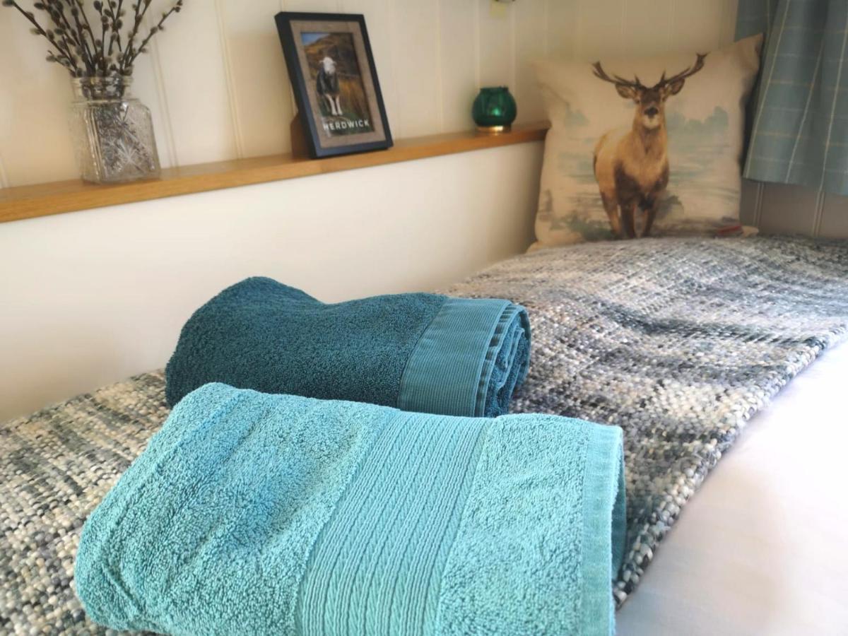 Fair Farm Hideaway Villa Waltham on the Wolds Bagian luar foto