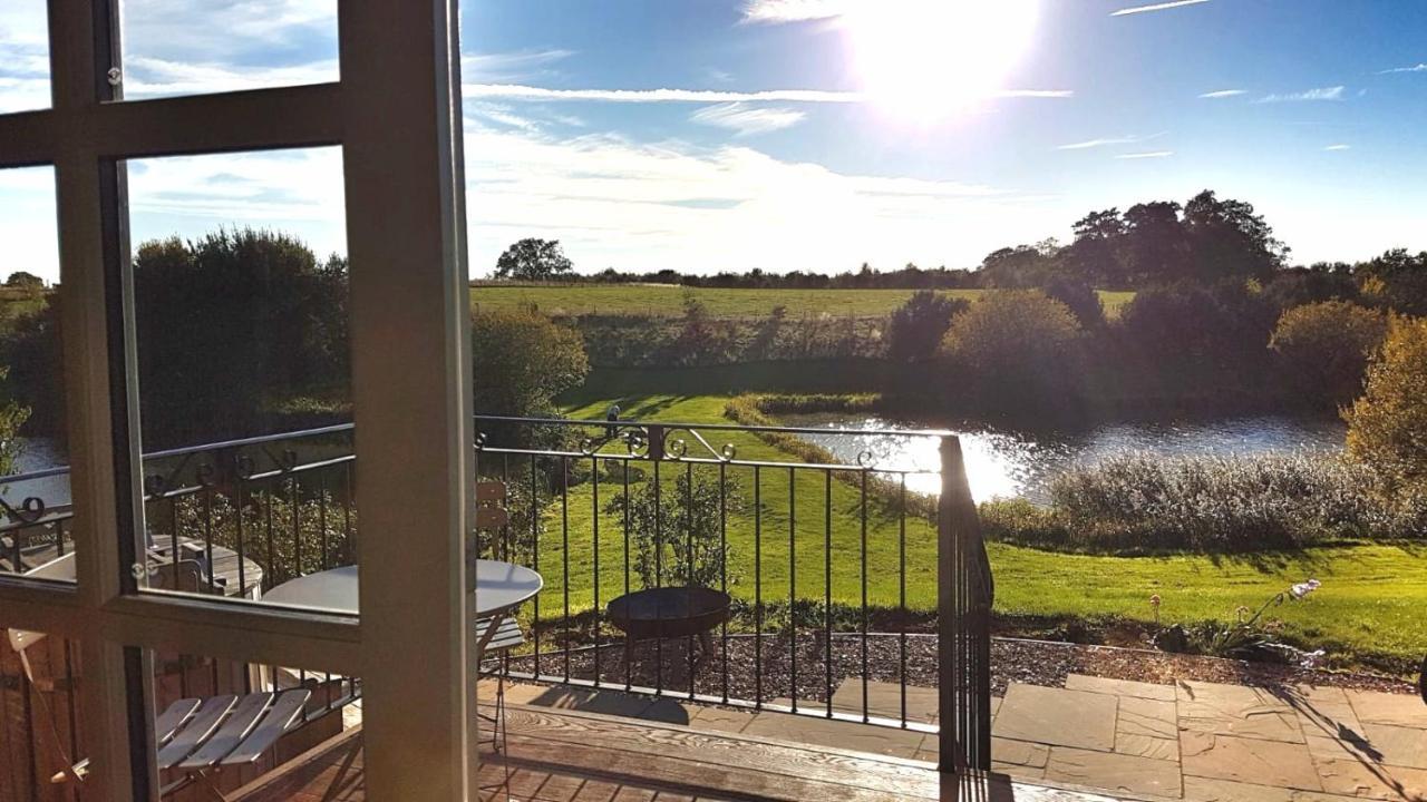 Fair Farm Hideaway Villa Waltham on the Wolds Bagian luar foto